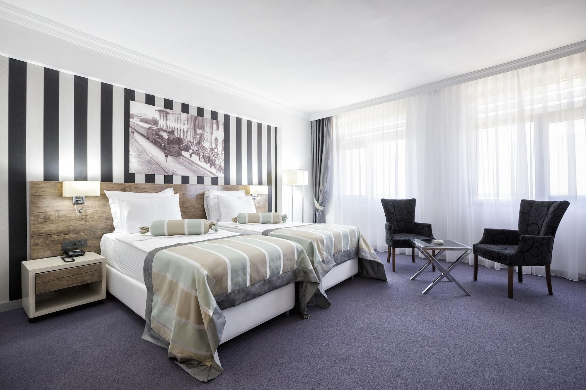 รามาดา โฮเต็ล แอนด์ สวีท บาย วินด์แฮม เอดีร์เน Hotel ภายนอก รูปภาพ