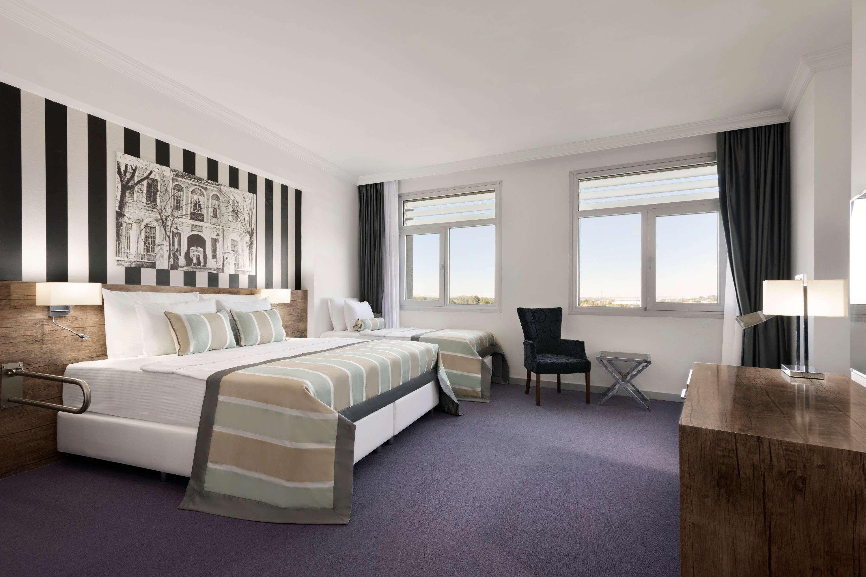 รามาดา โฮเต็ล แอนด์ สวีท บาย วินด์แฮม เอดีร์เน Hotel ภายนอก รูปภาพ